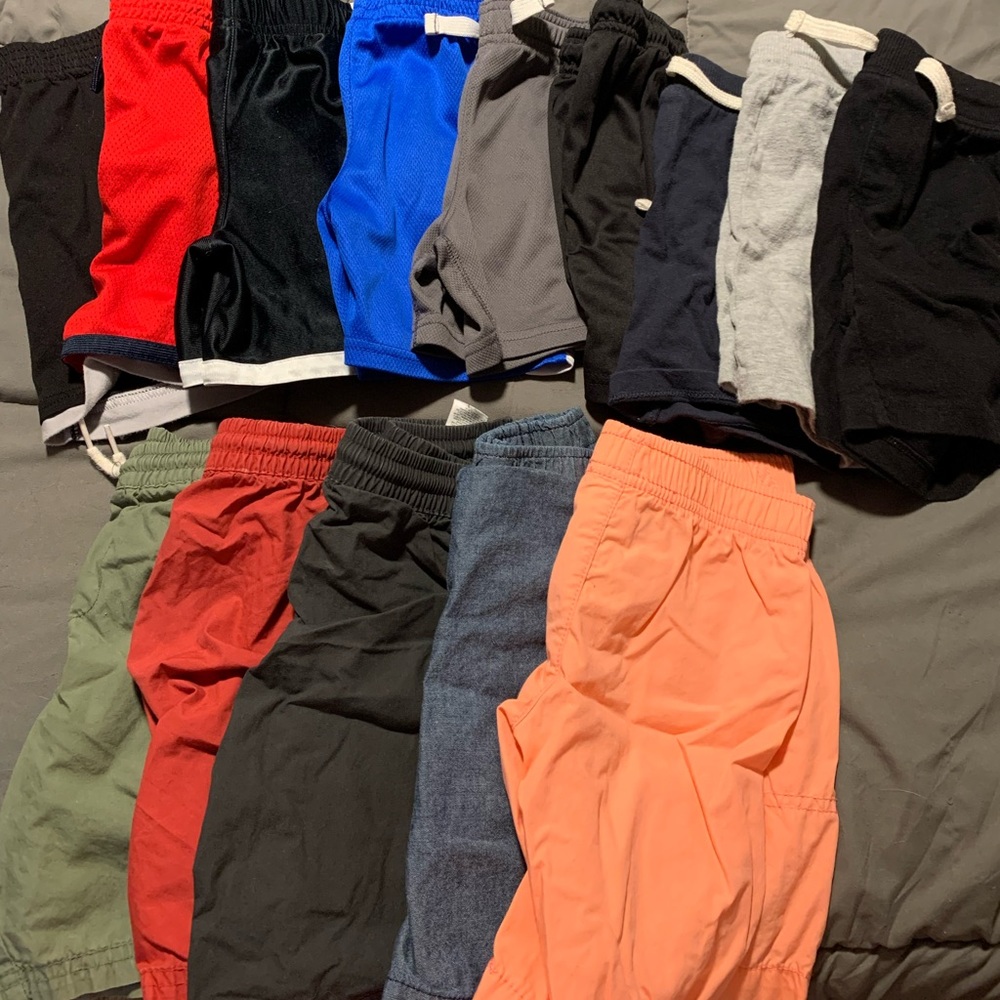 14 pairs of 3T shorts. Cat & Jack, Carters and Old Navy